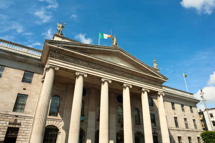 Discover Dublin with official hop-on hop-off bus tours – Flexible routes, iconic monuments, and panoramic city views 2026